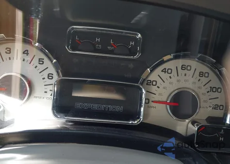 2010 Ford Expedition Eddie Bauer из США, поврежденный, VIN 1FMJU1J52AEB58185